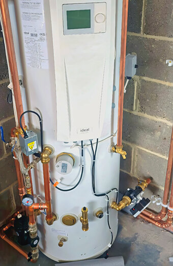 https://kinrosshotwater.com.au/uploads/2025/06/gas-hot-water-system-13675.jpg