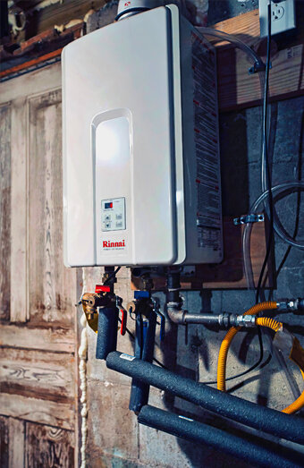 https://kinrosshotwater.com.au/uploads/2025/06/hot-water-servicing-84983.jpg