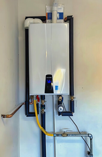 https://kinrosshotwater.com.au/uploads/2025/06/instant-hot-water-systems-63860.jpg