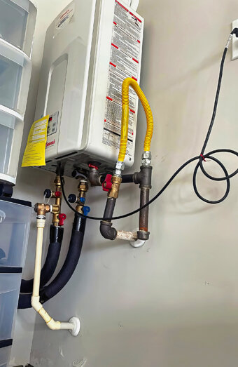 https://kinrosshotwater.com.au/uploads/2025/06/instant-hot-water-systems-65049.jpg